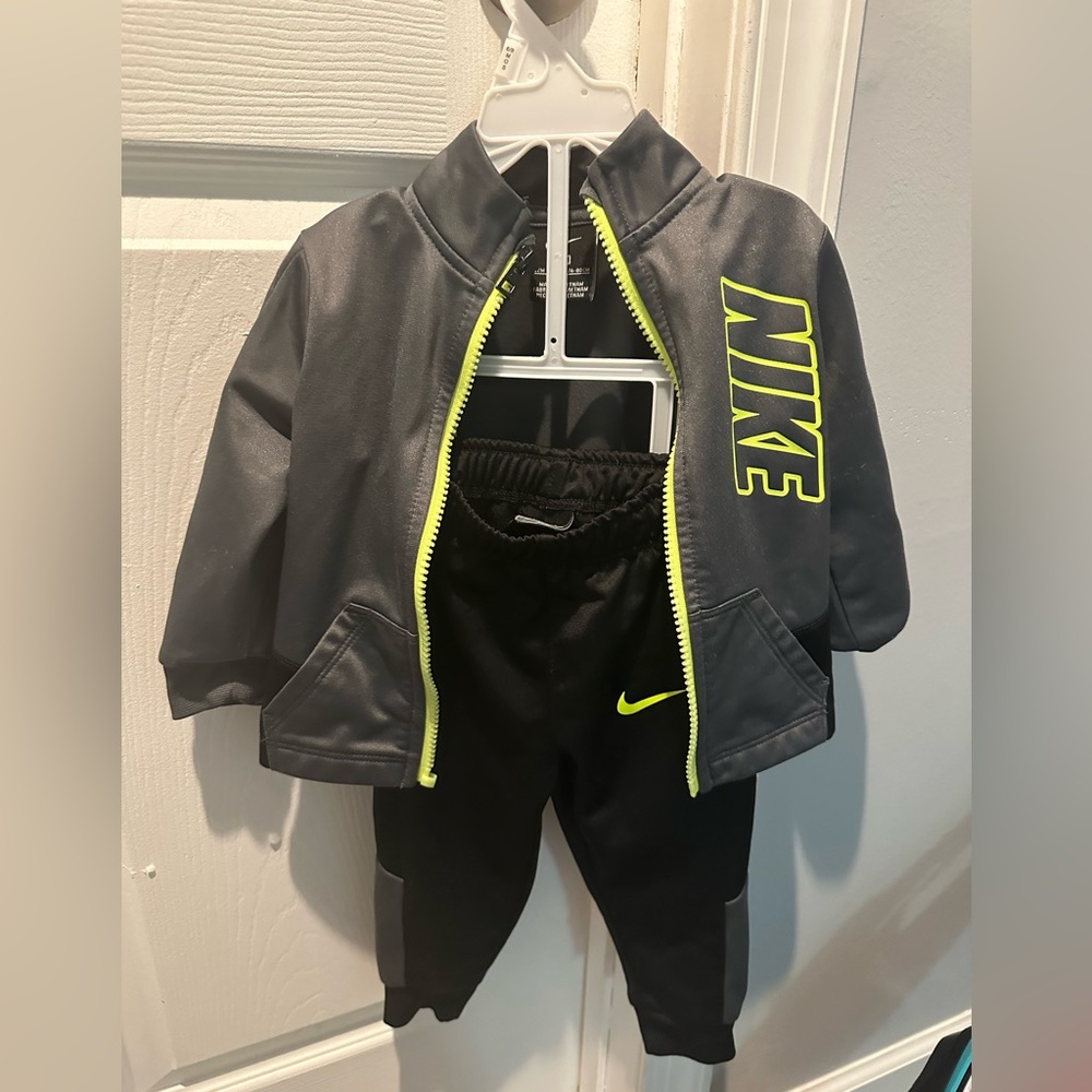 Nike Baby Boys' Hoodie and Joggers Pants Two-piece Track Set. In size 12 months!